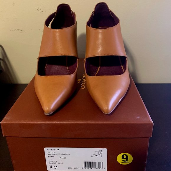 Coach Vanda Pump - Picture 1 of 7